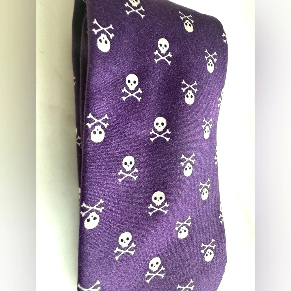 GAP Kids Boys Tie Purple Skull and Crossbones Tie Halloween 👻 Formal Dress Tie